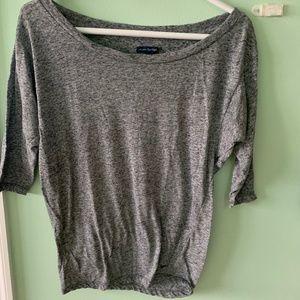 American Eagle quarter sleeve gray shirt